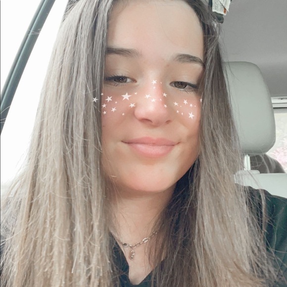 Meet your Posher, Hailey - Picture 4 of 6